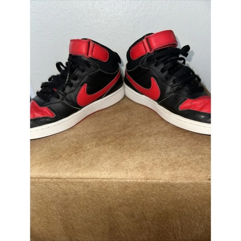 NIKE Kids‎ COURT BOROUGH Mid 2 BLACK/RED/WHITE Leather BASKETBALL SNEAKERS 6.5